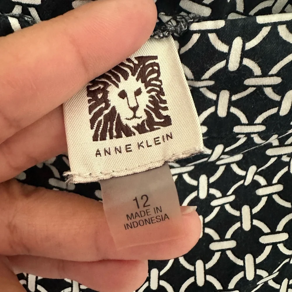 Anne Klein Black & White Print Tailored Shorts Size 12 Gold Button - Picture 4 of 6